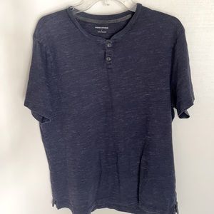 Banana Republic cotton blend blue short sleeve scoop neck 2 front button shirt L